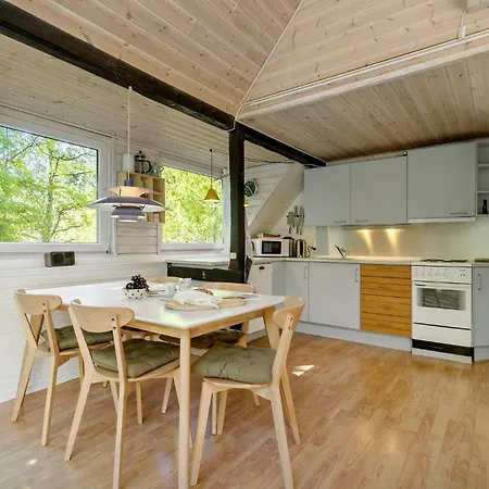 3 Bedroom Beautiful In Feriehus Glesborg