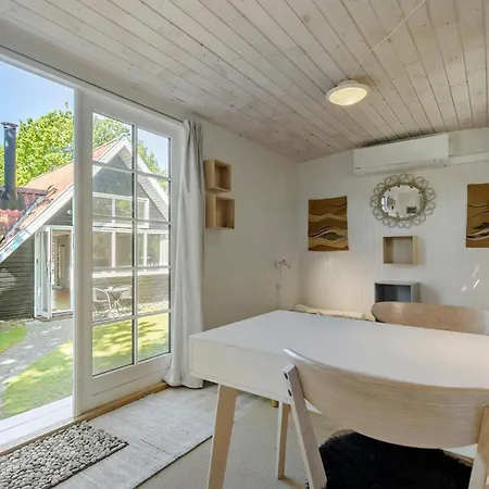 3 Bedroom Beautiful In Glesborg