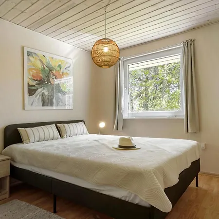 3 Bedroom Beautiful In Дом отдыха Glesborg