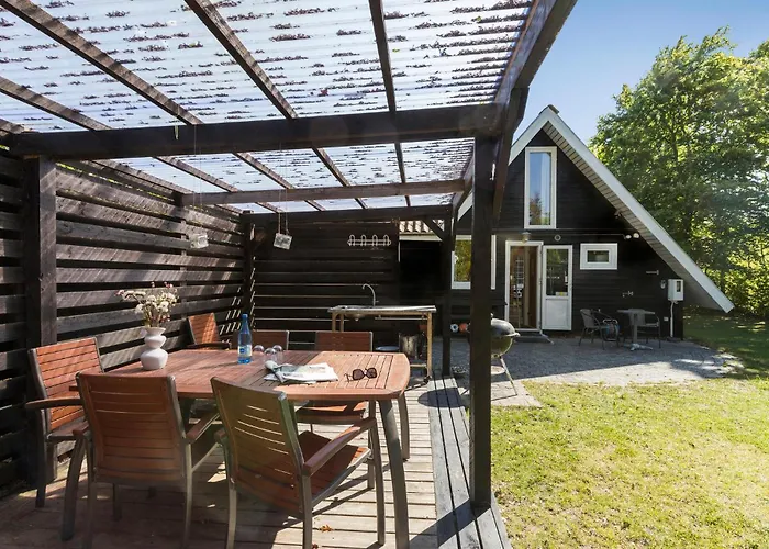 3 Bedroom Beautiful In Дом отдыха Glesborg